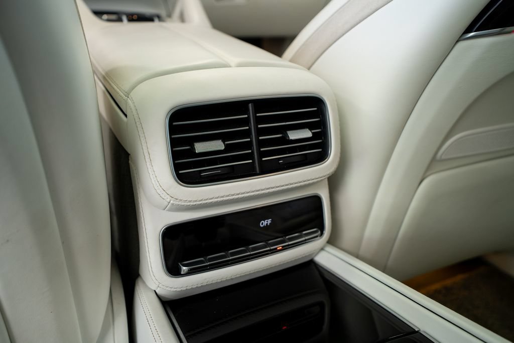 Used 2023 Mercedes-Benz Maybach GLS 600 4MATIC image 43