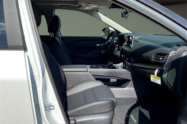 New 2026 Nissan Rogue SV image 9