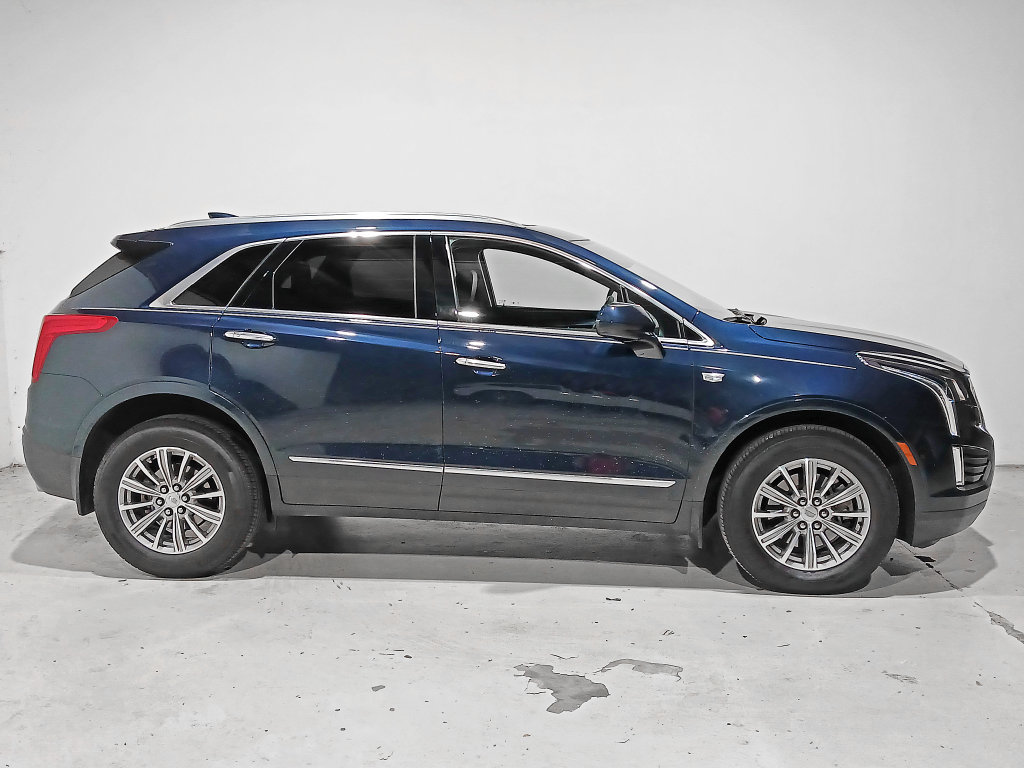 Used 2017 Cadillac XT5 Luxury w/ Driver Awareness Package FWD image 7