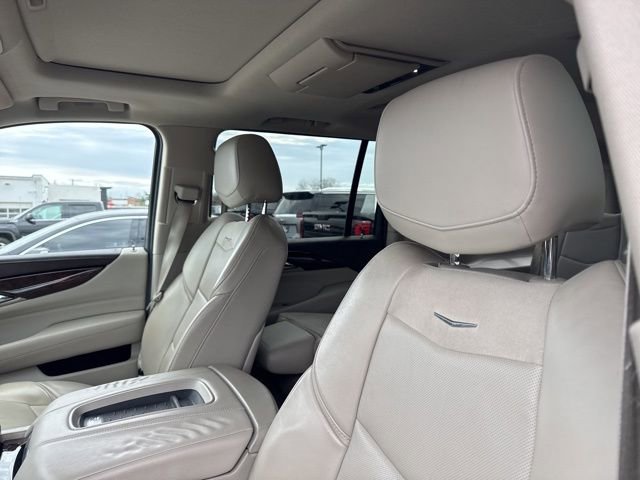 Used 2016 Cadillac Escalade ESV Luxury image 17