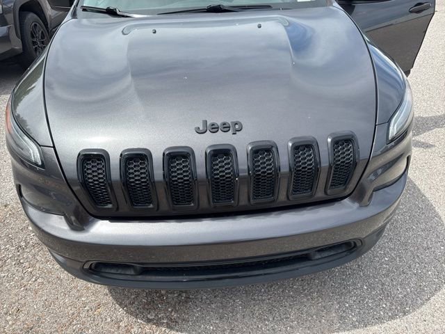 Used 2017 Jeep Cherokee Sport image 23