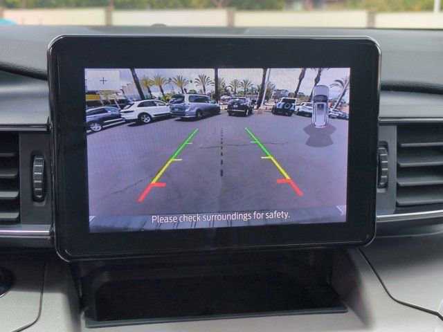 Used 2022 Ford Explorer XLT w/ Equipment Group 202A RWD image 21