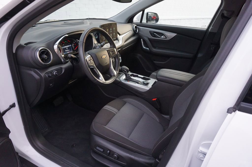 Used 2024 Chevrolet Blazer LT w/ Convenience Package FWD image 9