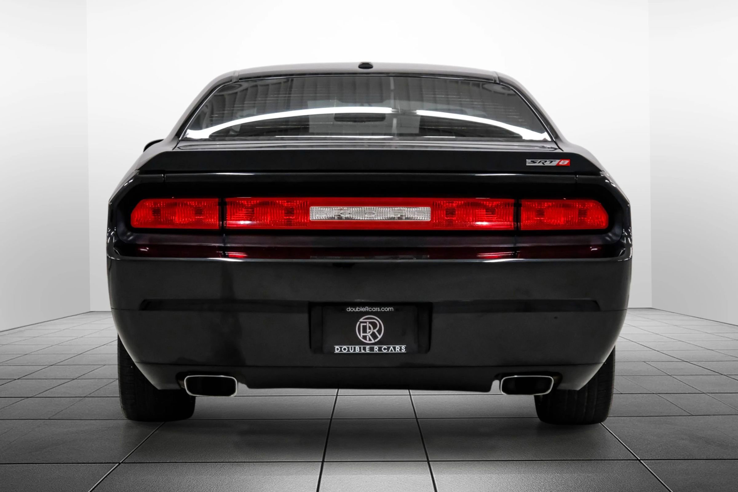Used 2009 Dodge Challenger SRT8 w/ SRT Option Group II RWD image 9