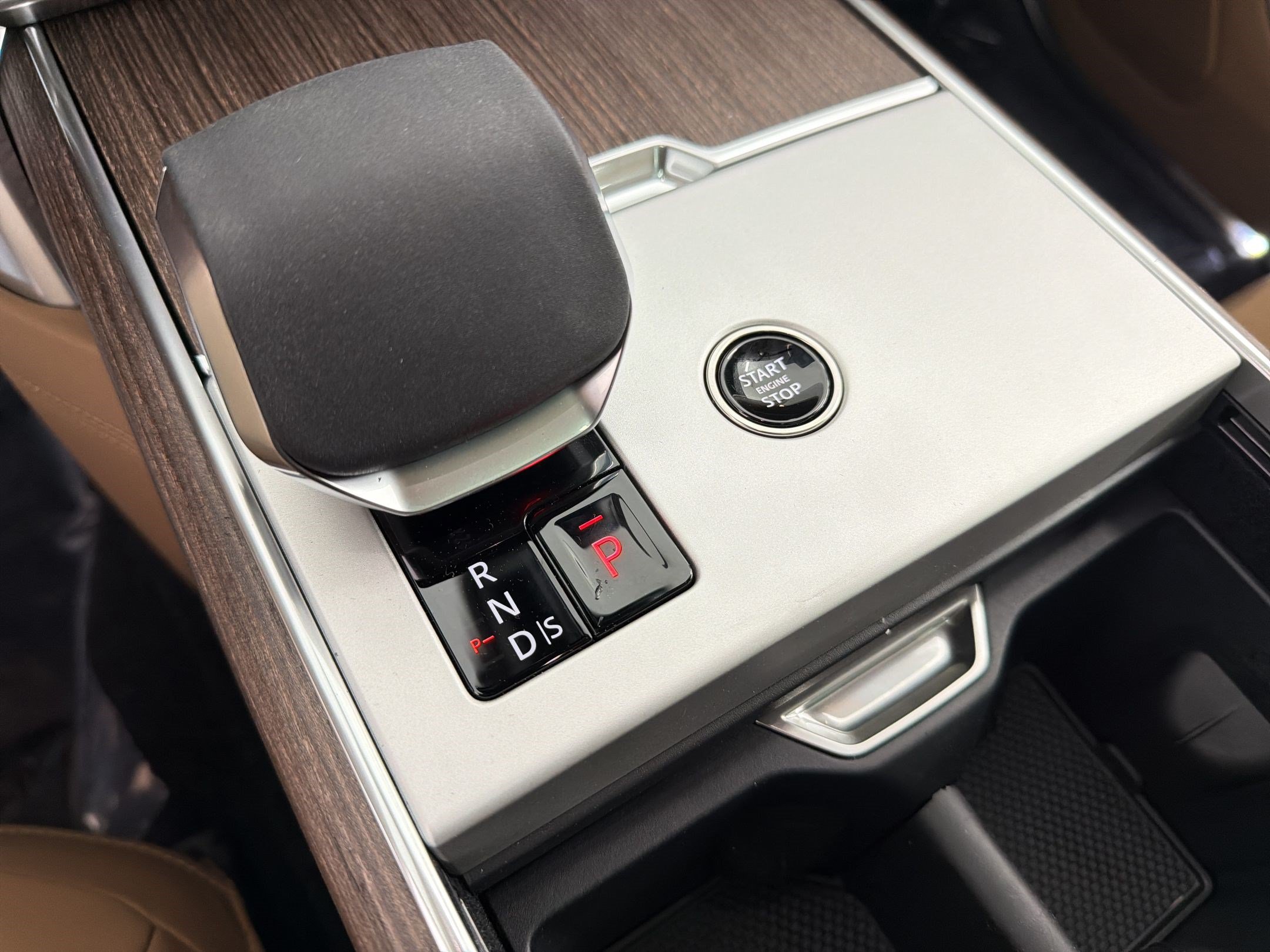 New 2026 Land Rover Range Rover SE AWD/4WD image 15