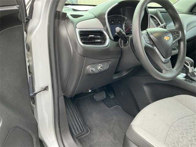 Used 2022 Chevrolet Equinox LS w/ LS Convenience Package image 27