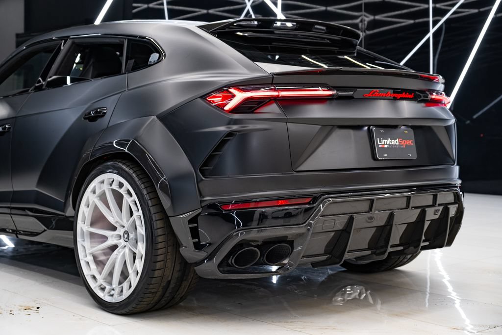 Used 2021 Lamborghini Urus AWD/4WD image 11