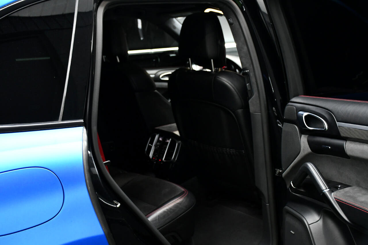 Used 2017 Porsche Cayenne GTS image 40