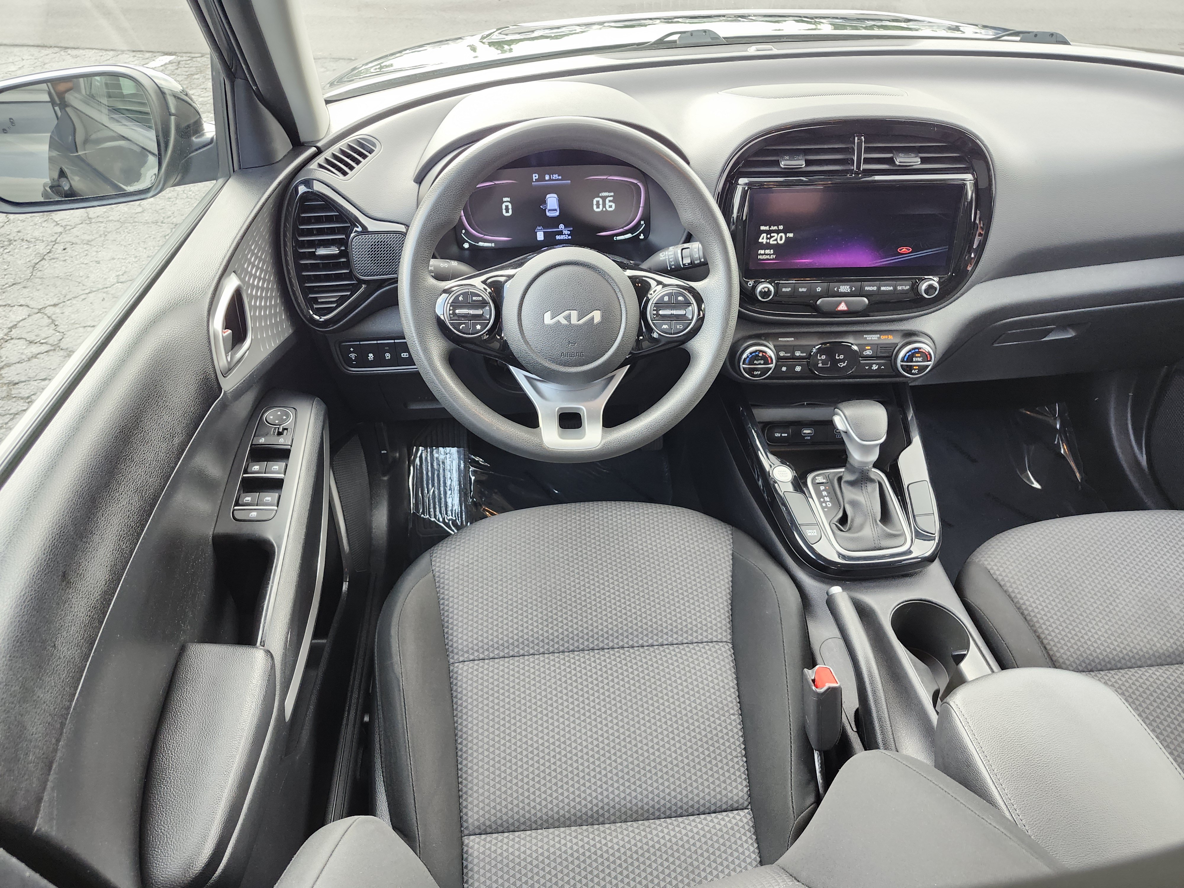 Used 2023 Kia Soul S FWD image 27