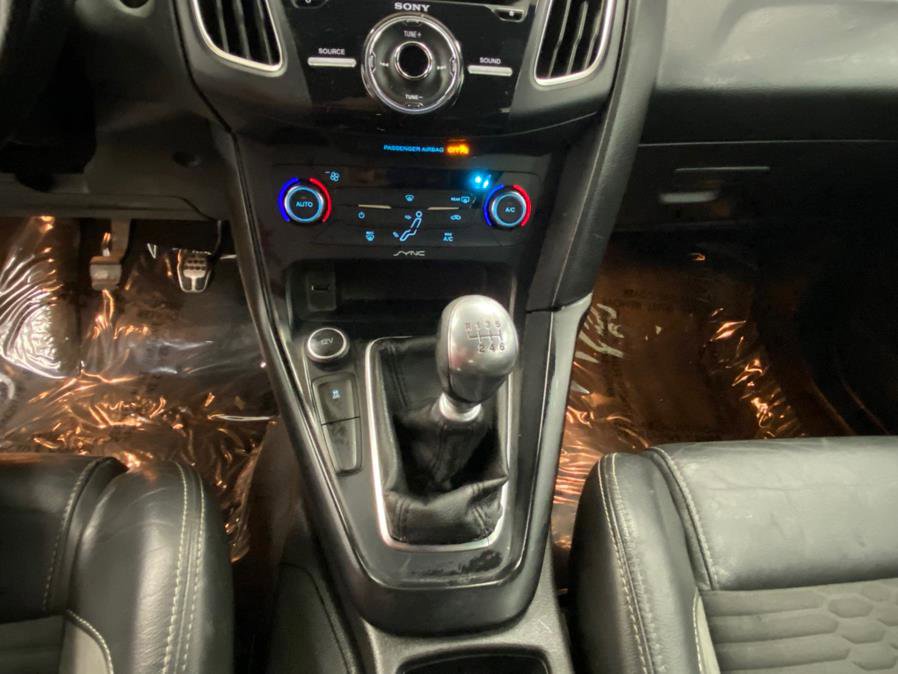 Used 2015 Ford Focus ST w/ Equipment Group 401A image 26
