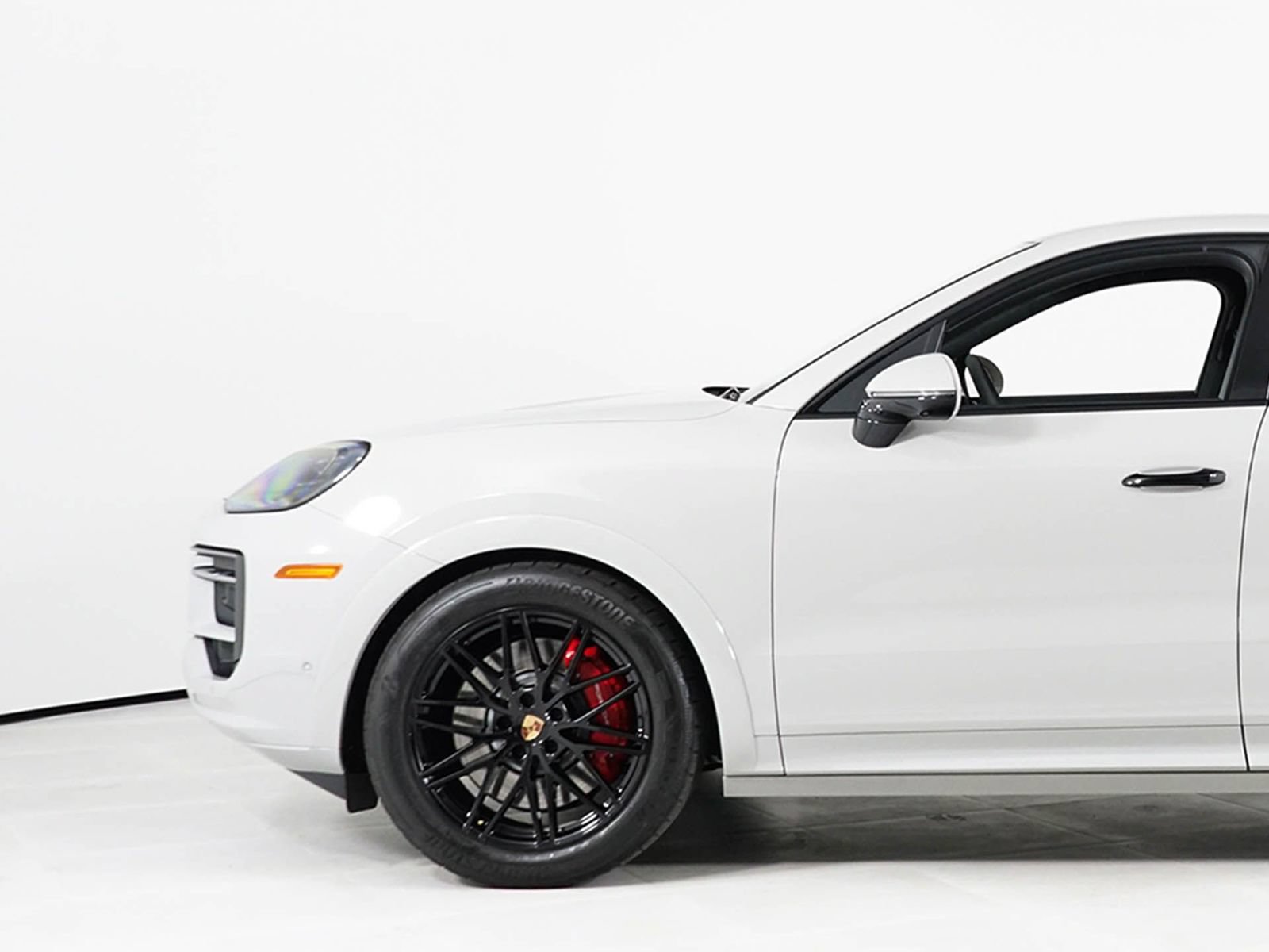 Used 2026 Porsche Cayenne GTS AWD/4WD image 12