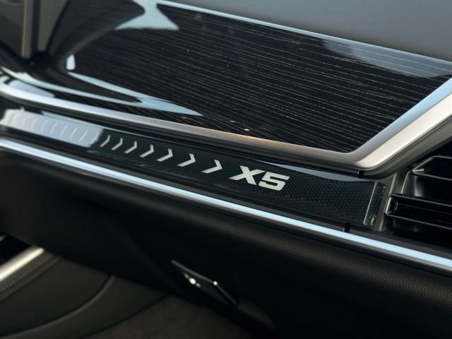 New 2026 BMW X5 xDrive50e w/ M Sport Package image 28
