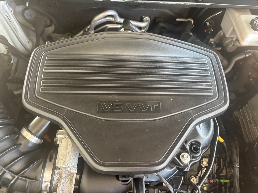 Used 2021 GMC Acadia SLE w/ Driver Convenience Package FWD image 29