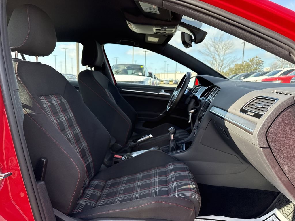 Used 2020 Volkswagen Golf 4-Door image 24