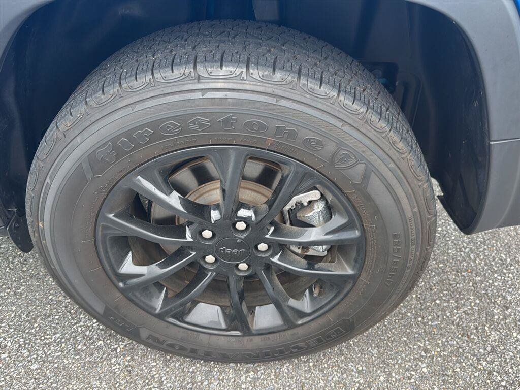 Used 2023 Jeep Cherokee Altitude Lux AWD/4WD image 10