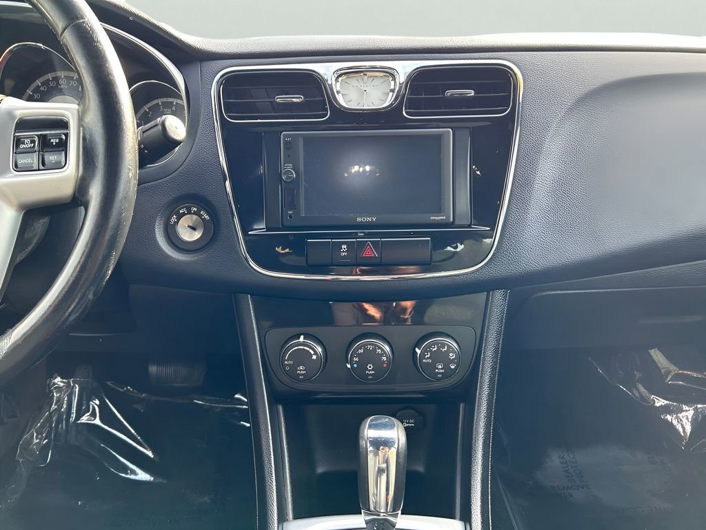 Used 2012 Chrysler 200 Touring FWD image 13