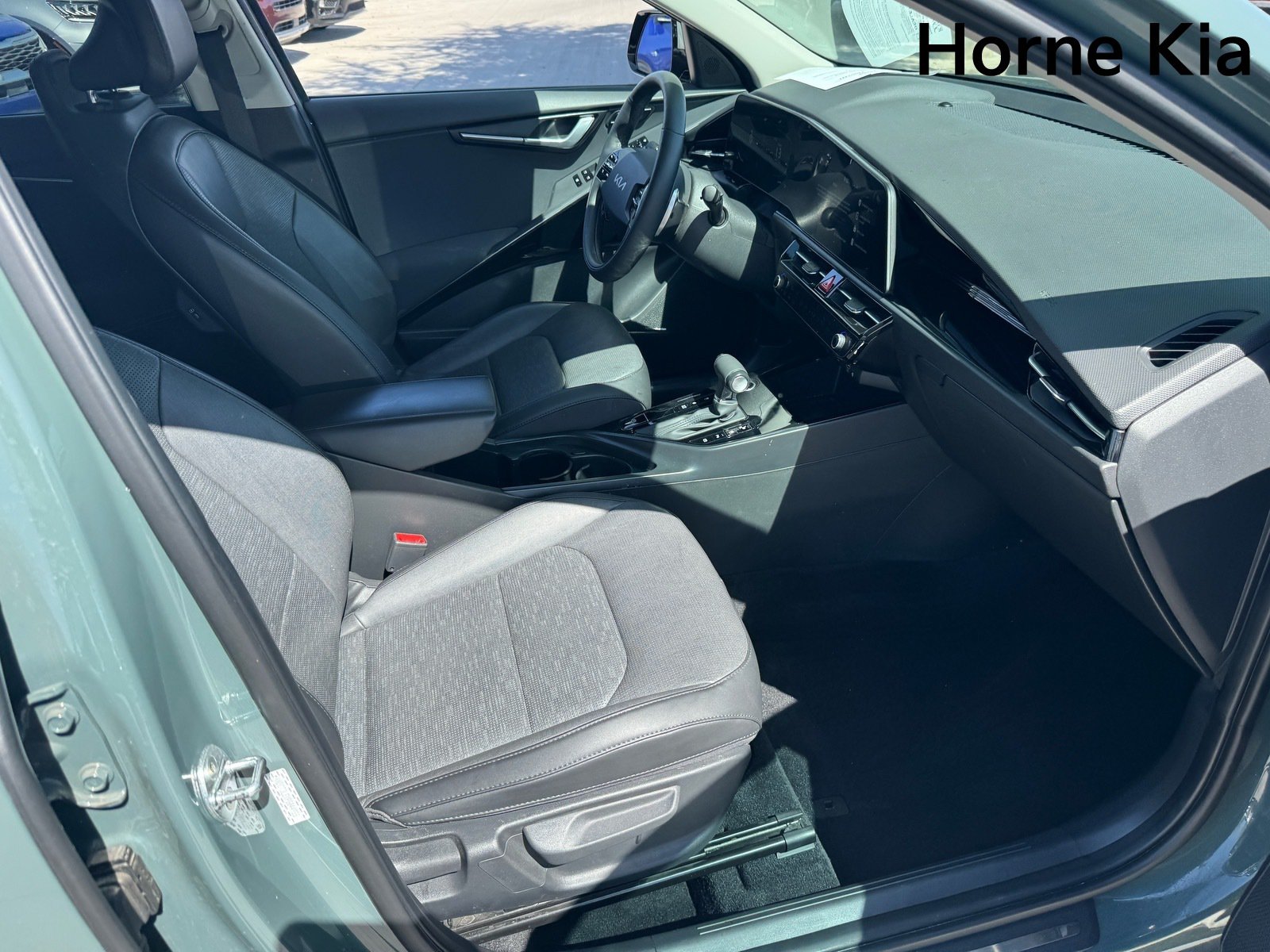 Certified 2023 Kia Niro SX Touring FWD image 26