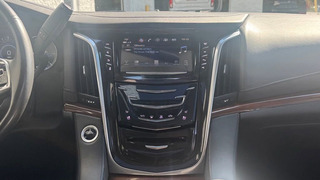 Used 2019 Cadillac Escalade Luxury AWD/4WD image 18