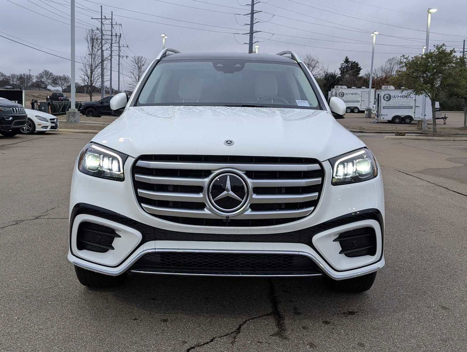 Used 2025 Mercedes-Benz GLS 450 4MATIC image 9