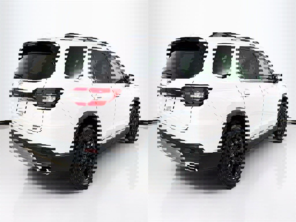 New 2025 Honda Pilot Touring image 7