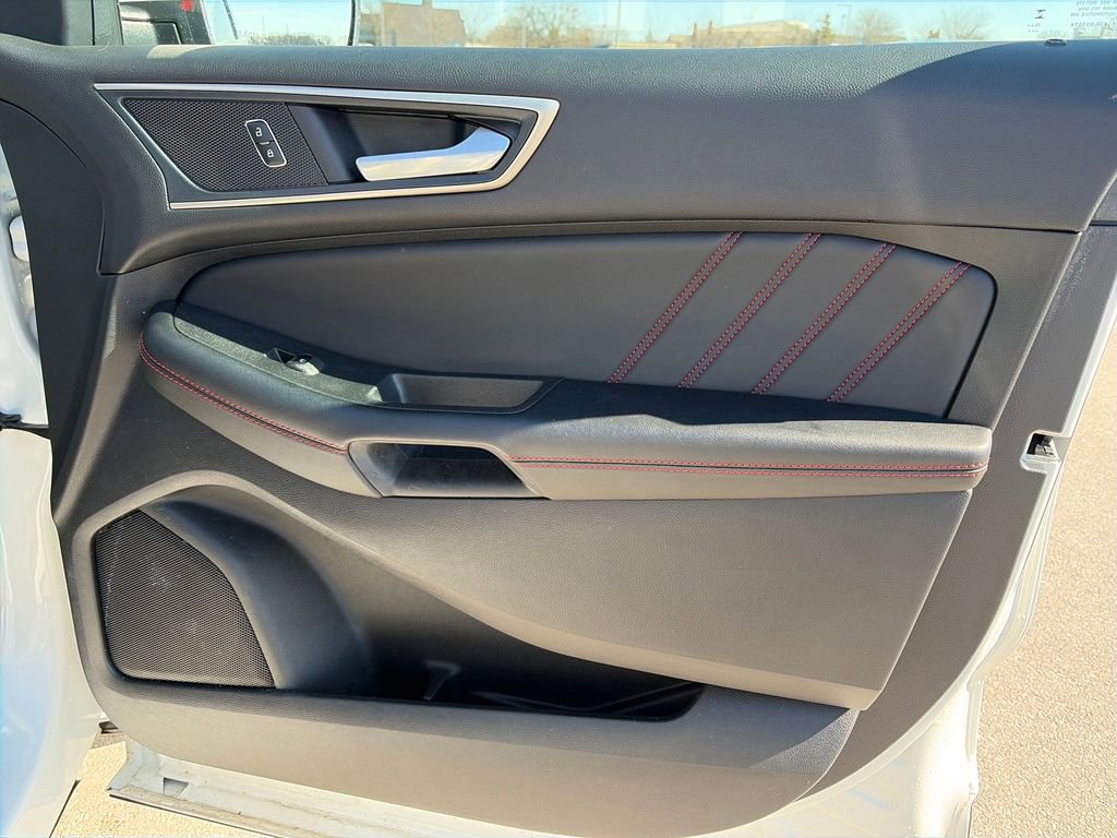 Used 2024 Ford Edge ST-Line AWD/4WD image 10