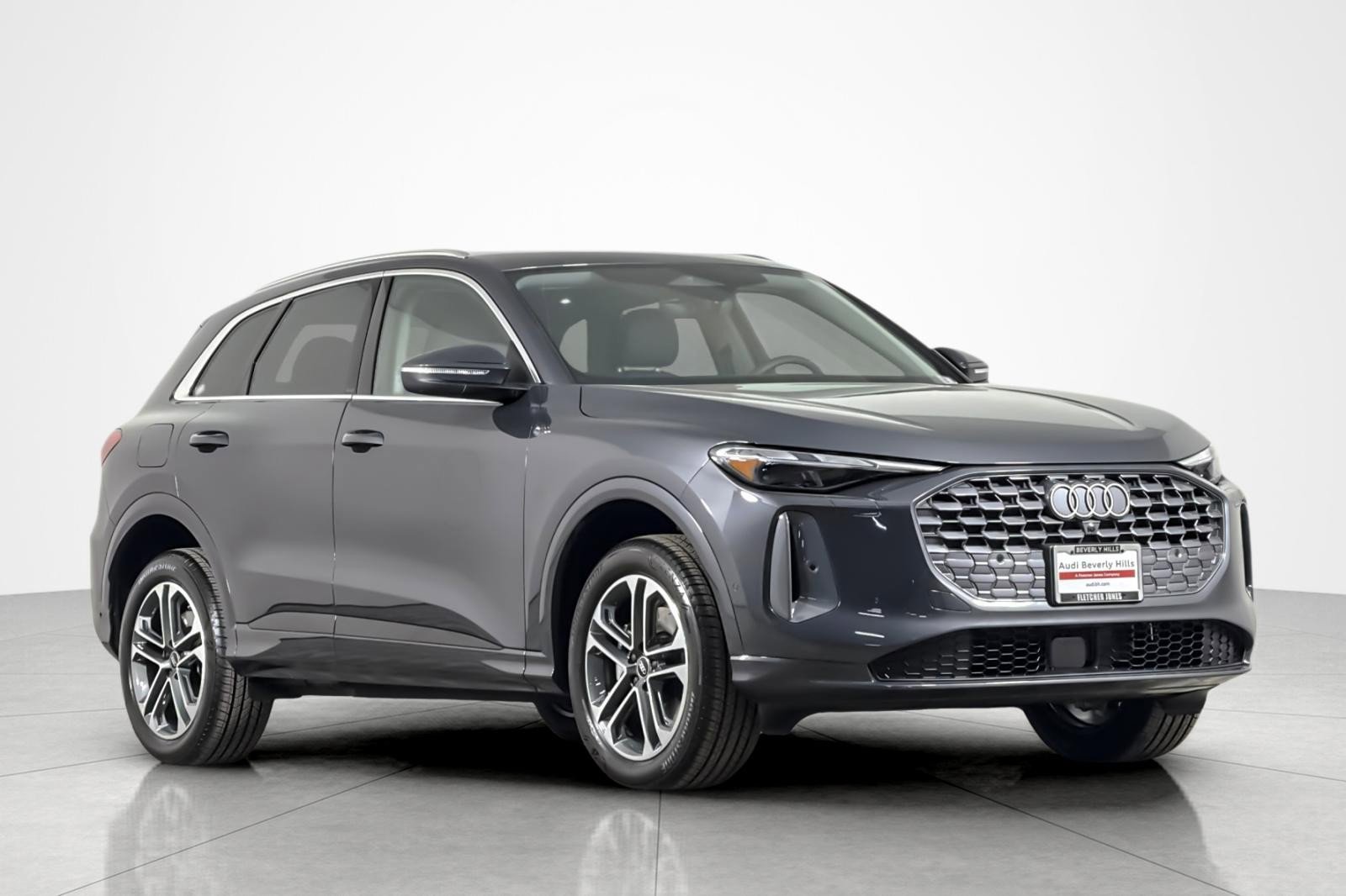 Used 2025 Audi Q5 Premium w/ Convenience Package image 7