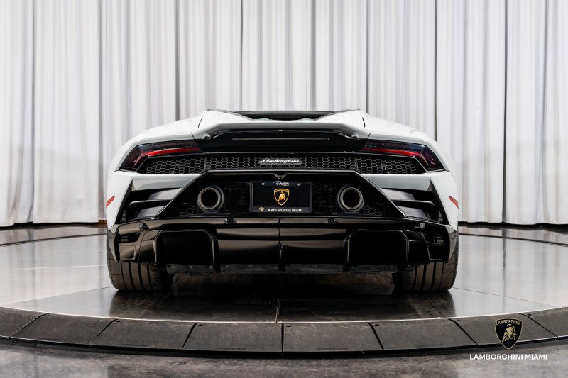Used 2022 Lamborghini Huracan EVO image 19
