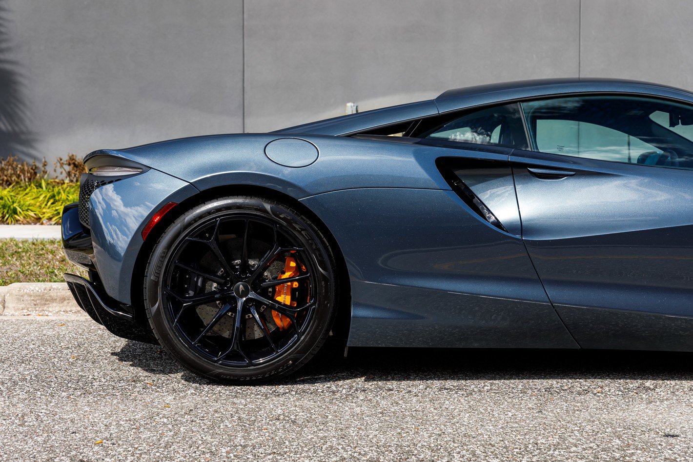Used 2026 McLaren Artura RWD image 11