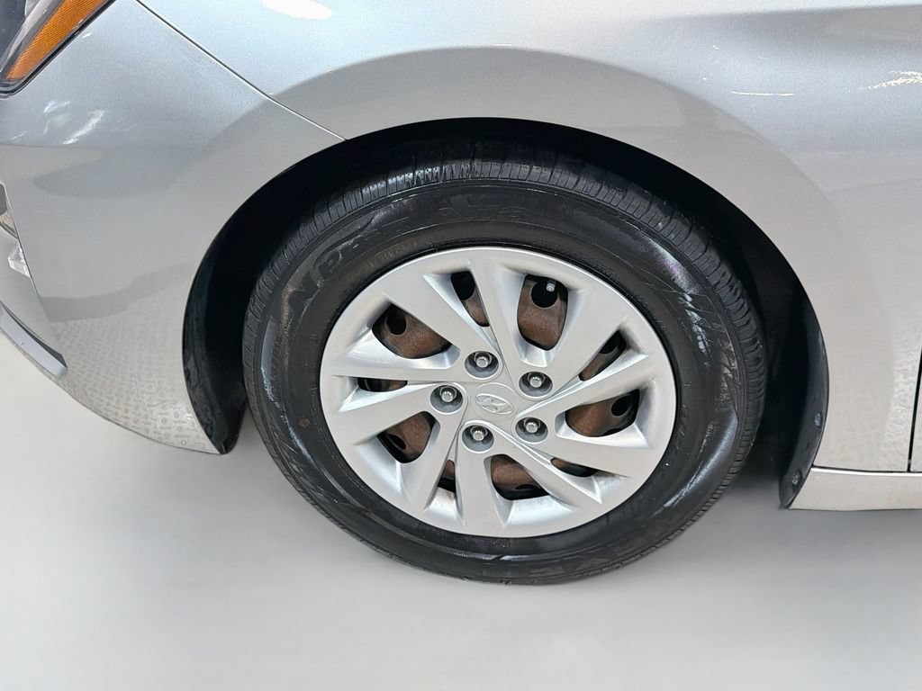 Used 2020 Hyundai Elantra SE FWD image 28