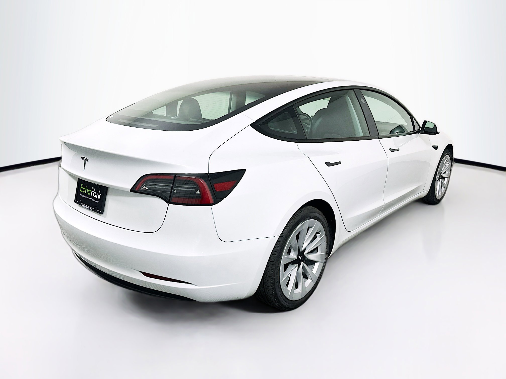 Used 2023 Tesla Model 3 Standard Range image 9