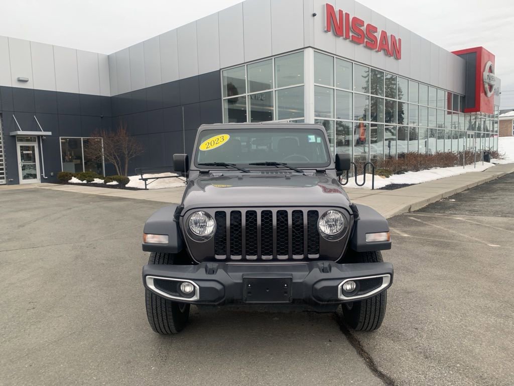 Used 2023 Jeep Gladiator Sport image 2