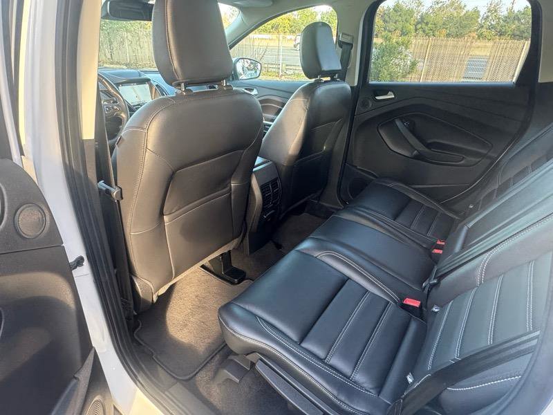 Used 2019 Ford Escape Titanium FWD image 17