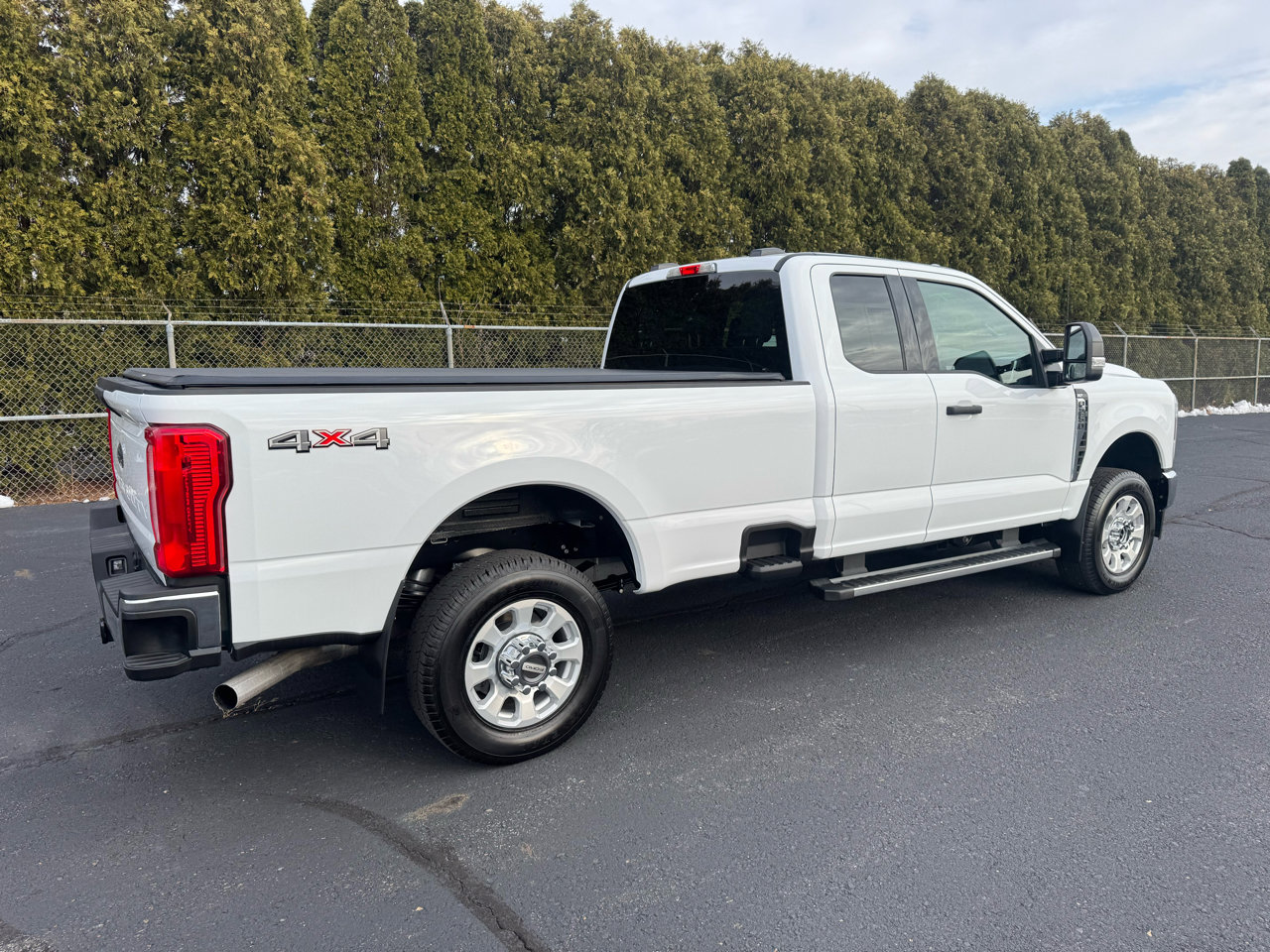 Used 2024 Ford F250 XLT image 8