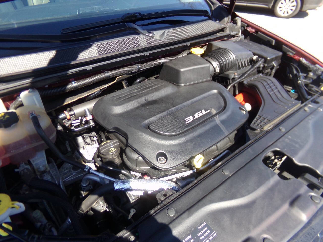 Used 2017 Chrysler Pacifica Limited image 38