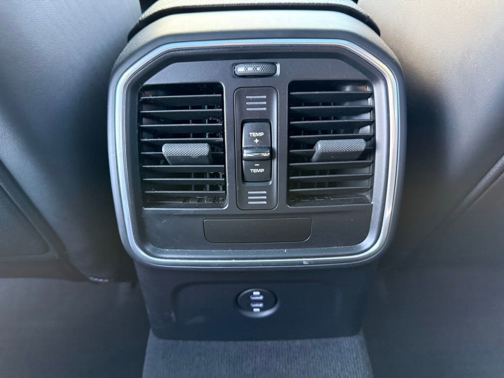 Used 2021 Porsche Macan image 17