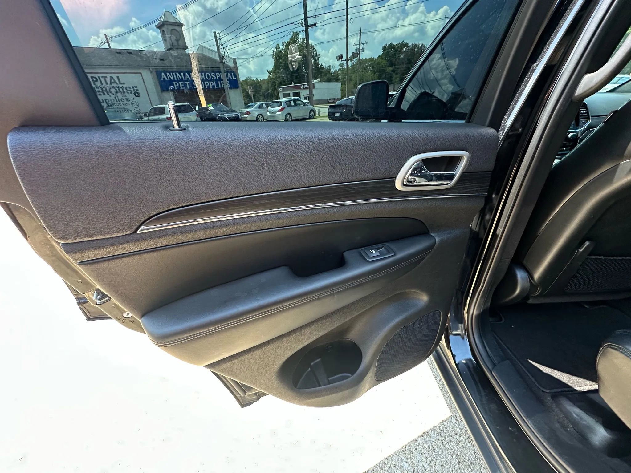 Used 2019 Jeep Grand Cherokee Limited w/ Luxury Group II image 23