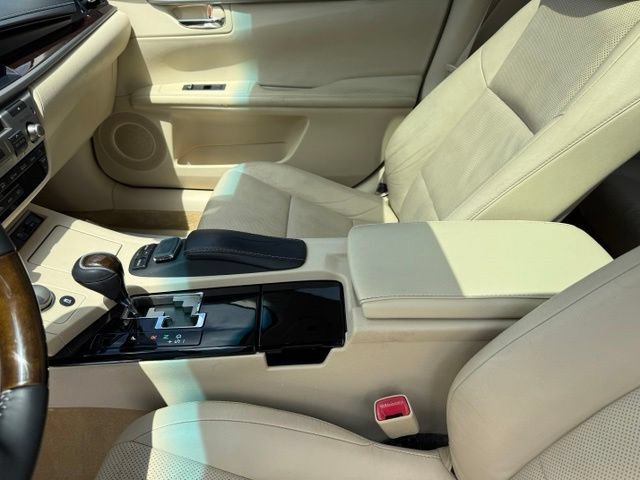 Used 2015 Lexus ES 350 w/ Luxury Package FWD image 24