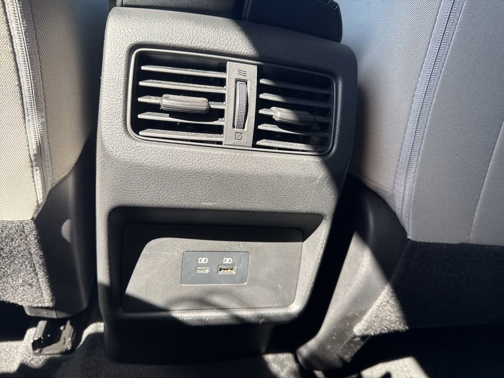 Used 2023 Nissan Rogue SV AWD/4WD image 33