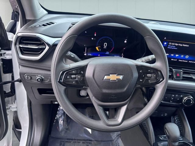 Used 2025 Chevrolet TrailBlazer LT FWD image 16