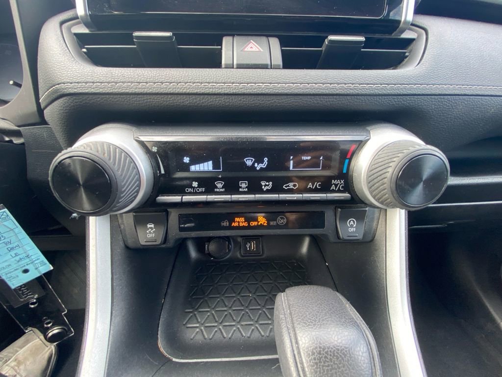 Used 2023 Toyota RAV4 LE AWD/4WD image 23
