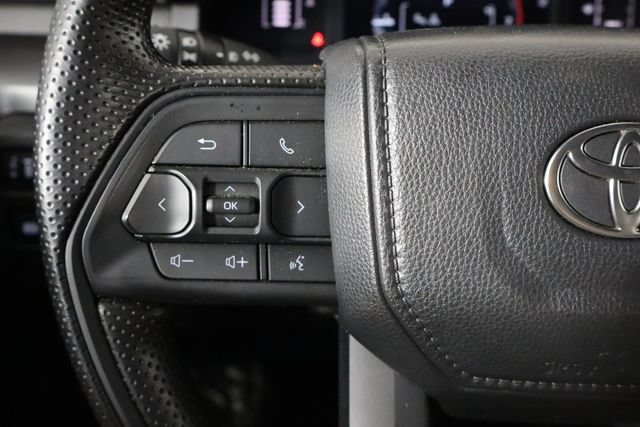 Used 2025 Toyota Tacoma SR5 AWD/4WD image 22
