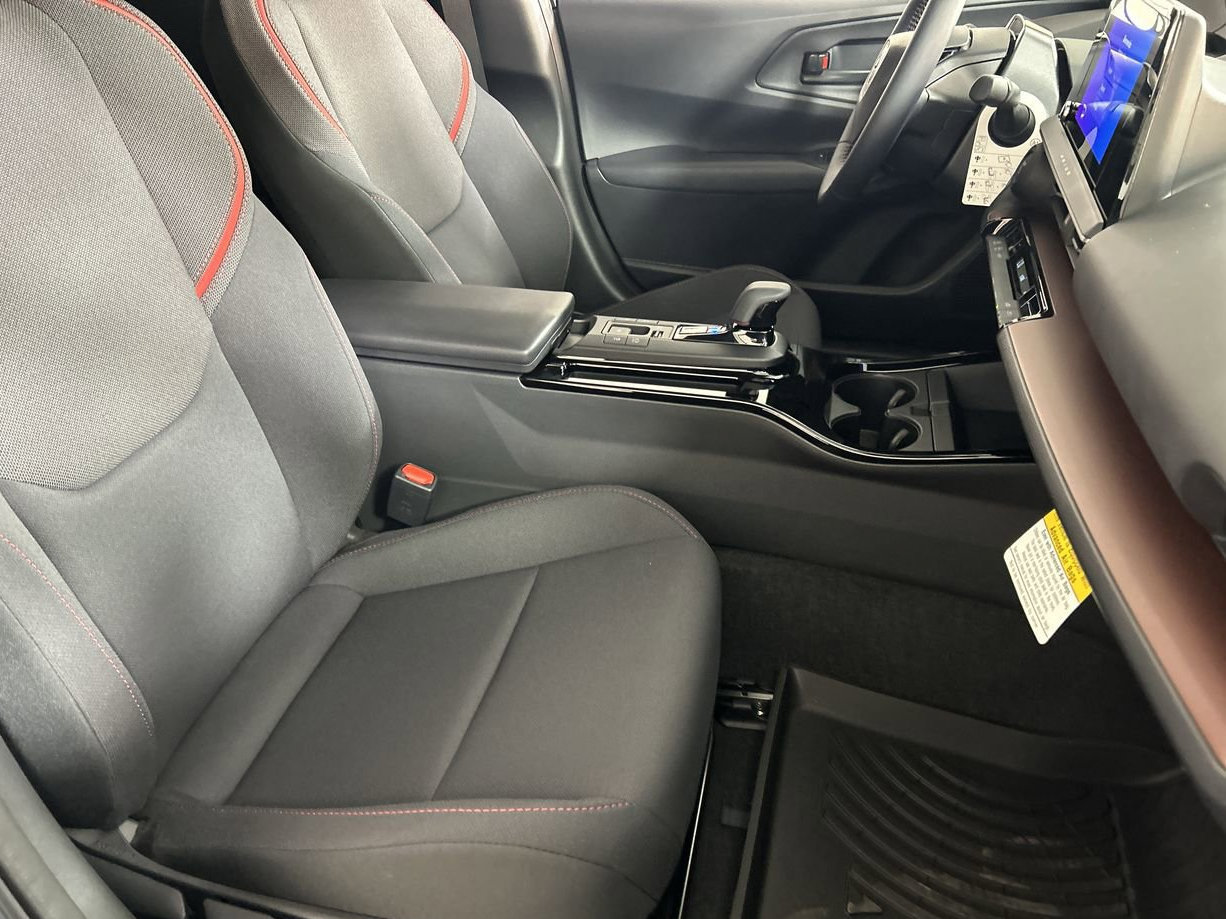 New 2026 Toyota Prius Plug-In Hybrid FWD image 25