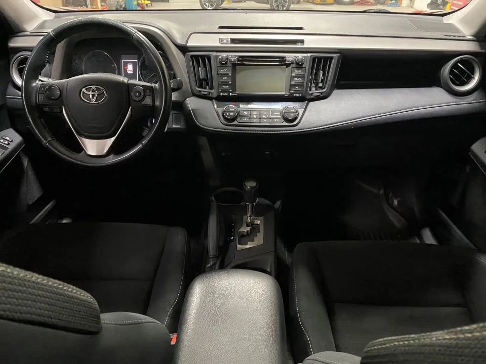 Used 2016 Toyota RAV4 XLE image 14