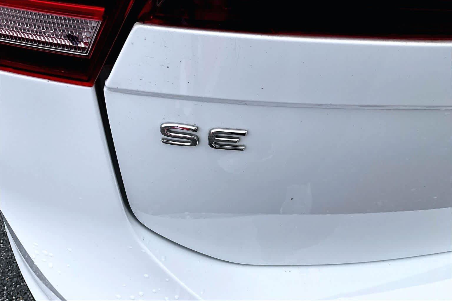 Used 2022 Volkswagen Tiguan SE R-Line FWD image 10