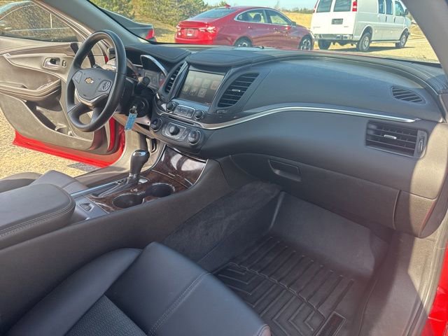 Used 2015 Chevrolet Impala LT w/ Convenience Package image 39