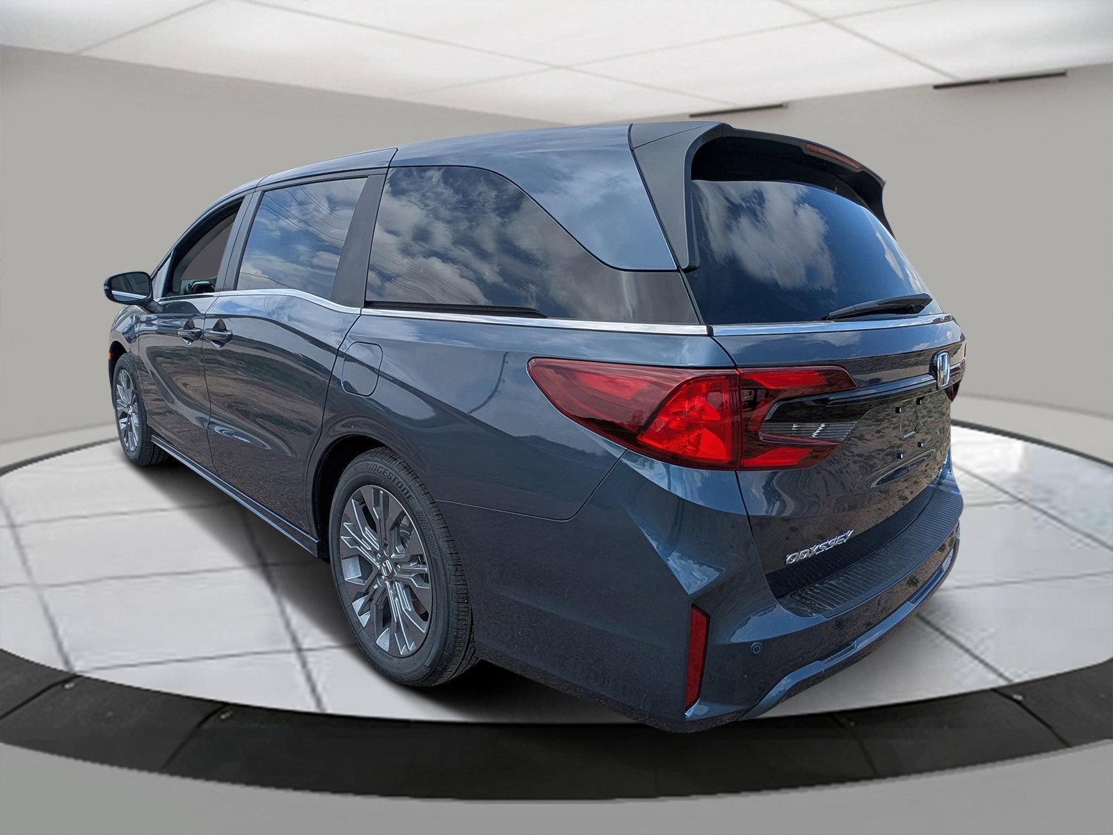 New 2027 Honda Odyssey Touring image 3
