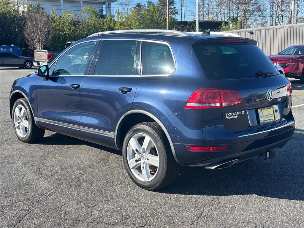 Used 2014 Volkswagen Touareg Sport image 23