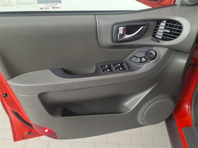Used 2004 Hyundai Santa Fe 2WD image 9