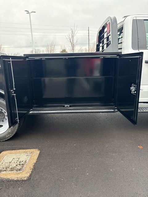 New 2024 Ford F550 4x4 Regular Cab Super Duty image 21