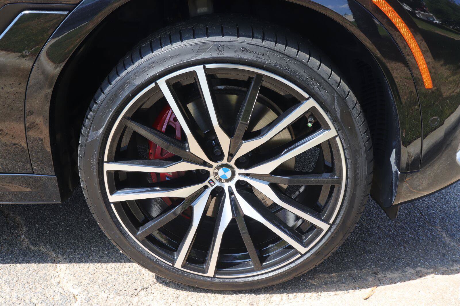 Used 2023 BMW X6 xDrive40i w/ M Sport Package AWD/4WD image 44